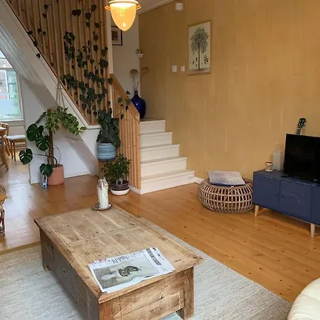 Spacious With Garden *