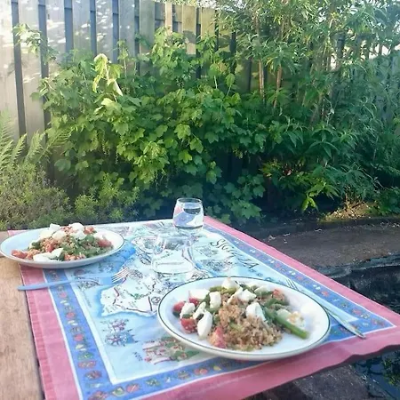 Spacious With Garden *